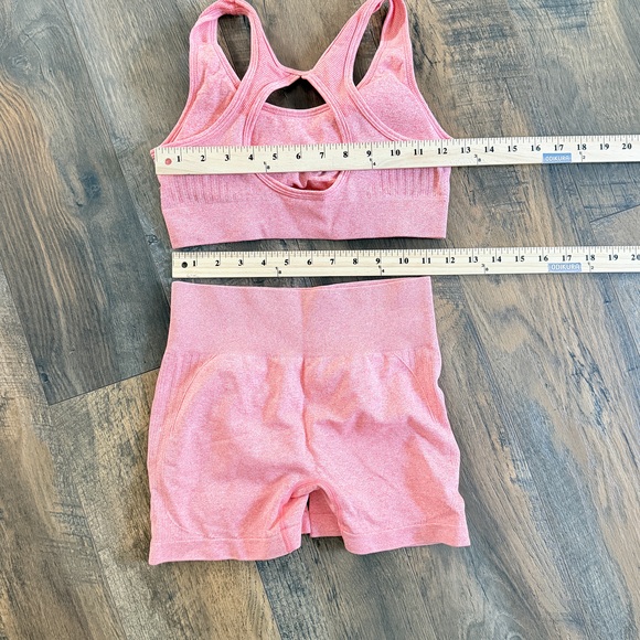 Butt lifting contour seamless biker shorts & pink sports bra yoga gym set pink - Picture 3 of 6